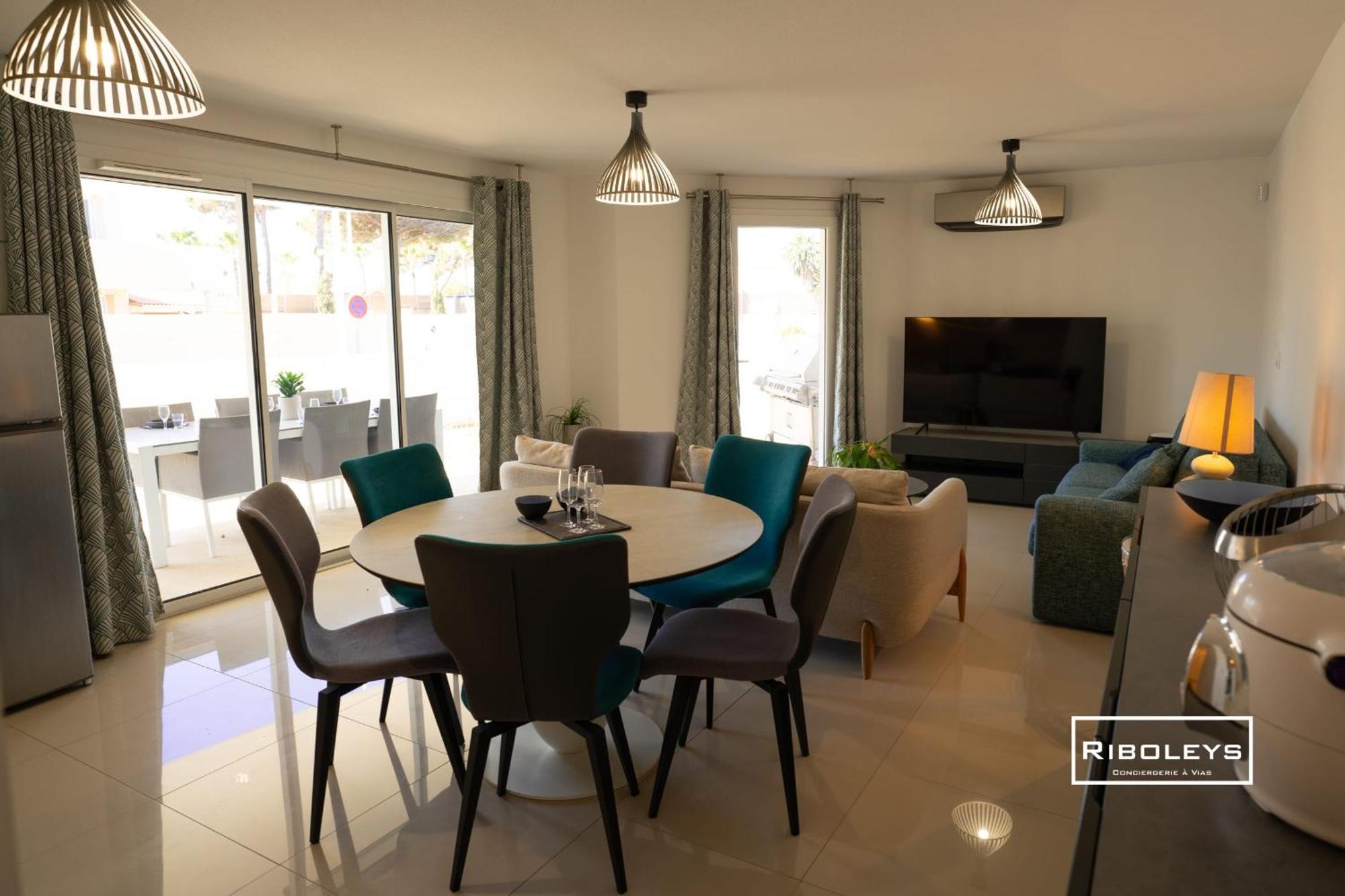 Grand T3 Neuf Climatise Avec Wifi A 100M De La Plage Виас Экстерьер фото